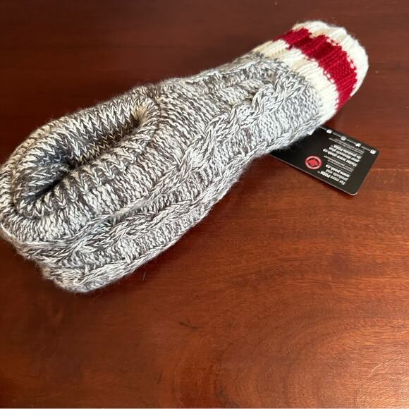 Pook Koozie warm glove that holds hot or cold beverage Winter Knit Grey Red NWT - Picture 5 of 13